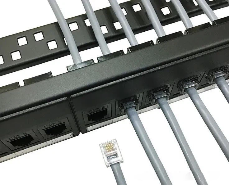 Network patch panels typically have scalability, allowing for the addition or replacement of more devices and cables as needed to meet network expansion requirements. Network patch panels typically have scalability, allowing for the addition or replacement of more devices and cables as needed to meet network expansion requirements.