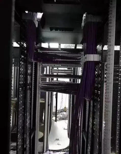A traditional IT rack measures 600x1000mm (width x depth). A 100-square-meter room can accommodate approximately 50 such racks. Of course, racks come in other sizes. Knowing the rack dimensions and quantity allows for a straightforward estimate of the required space. A traditional IT rack measures 600x1000mm (width x depth). A 100-square-meter room can accommodate approximately 50 such racks. Of course, racks come in other sizes. Knowing the rack dimensions and quantity allows for a straightforward estimate of the required space.