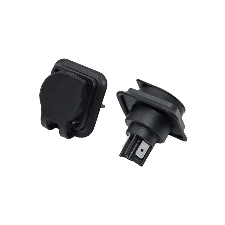 Lockable 3-core Device Power-in Socket Connector